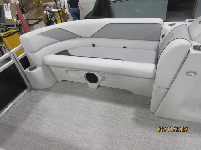 Slide: The Image of Avalon 2385 25 Venture 85 VRB 2026 - 10
