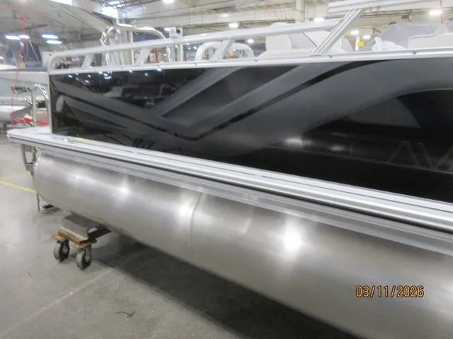 Slide: The Image of Avalon 2385 25 Venture 85 VRB 2026 - 4