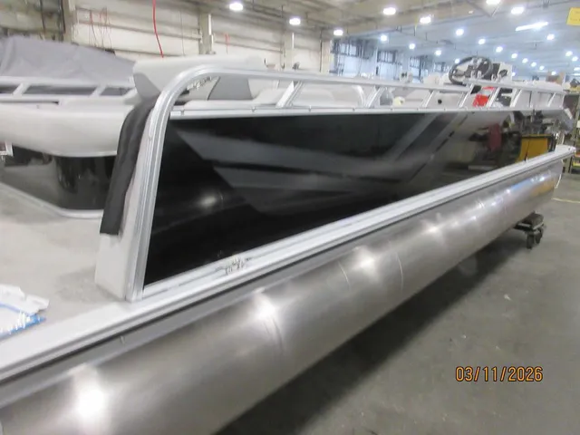 Slide: The Image of Avalon 2385 25 Venture 85 VRB 2026 - 5