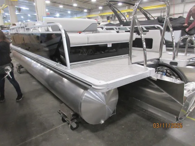 Slide: The Image of Avalon 2385 25 Venture 85 VRB 2026 - 7