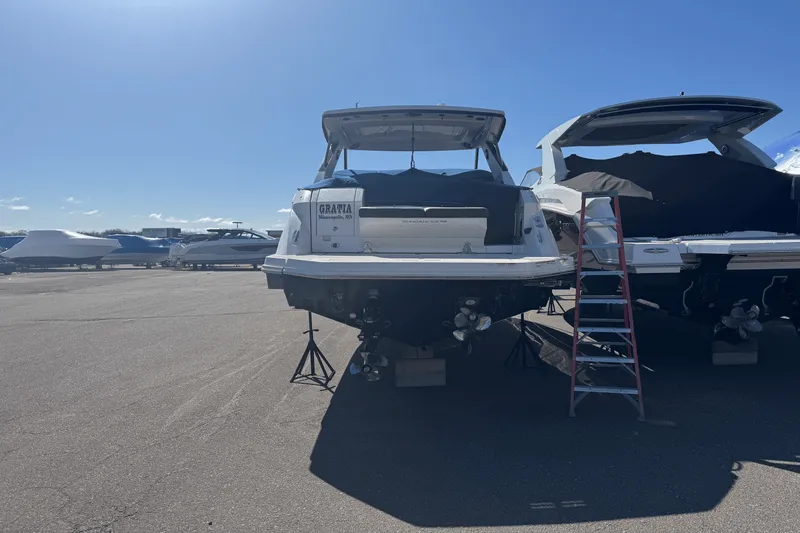Slide: The Image of Sea Ray 320 SUNDANCER 2019 - 2
