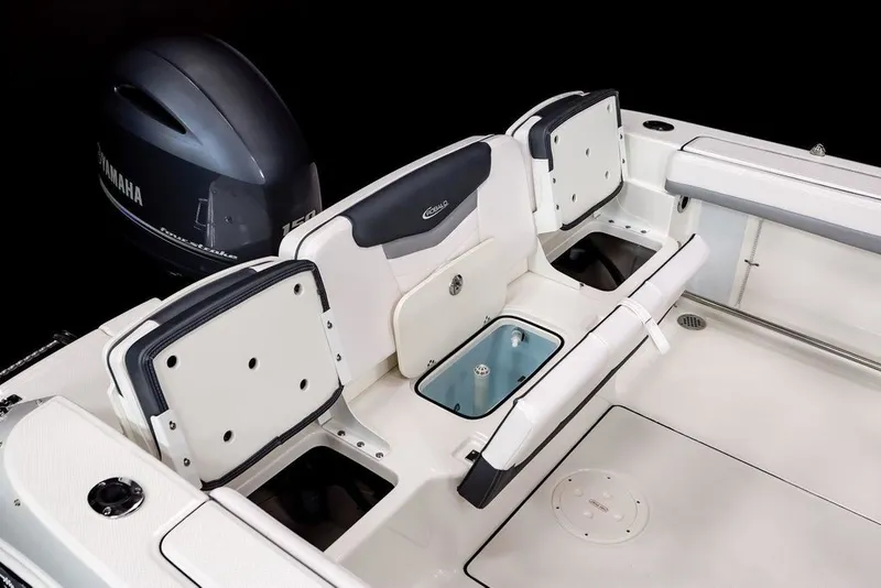 Slide: The Image of Robalo R207 Dual Console 2024 - 19