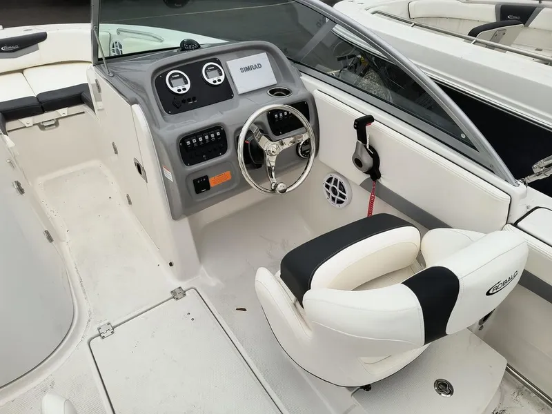Slide: The Image of Robalo R207 Dual Console 2024 - 10