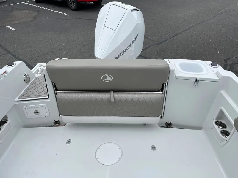 Slide: The Image of Finseeker 230 CC 2024 - 10