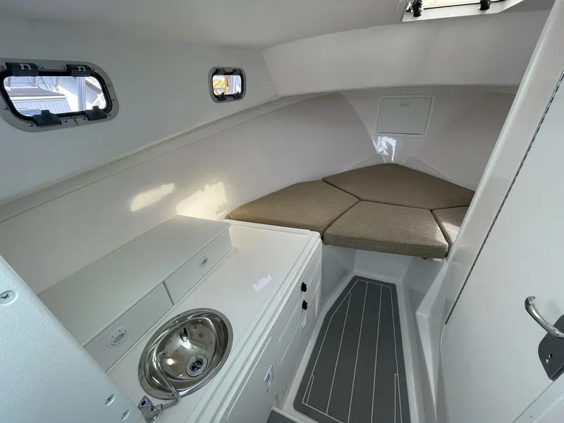 Slide: The Image of Steiger Craft 31 Miami 2024 - 13