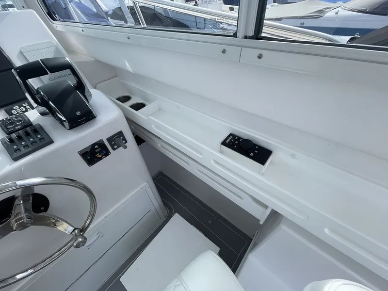 Slide: The Image of Steiger Craft 31 Miami 2024 - 10