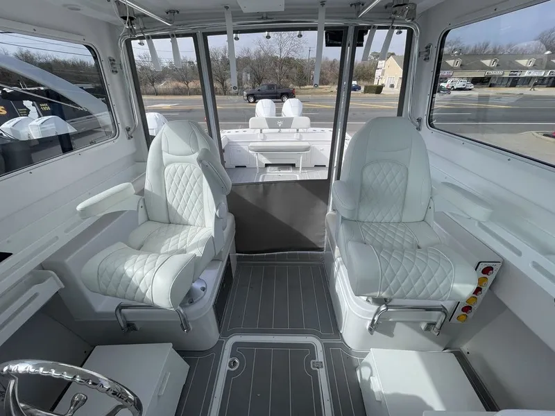 Slide: The Image of Steiger Craft 31 Miami 2024 - 12
