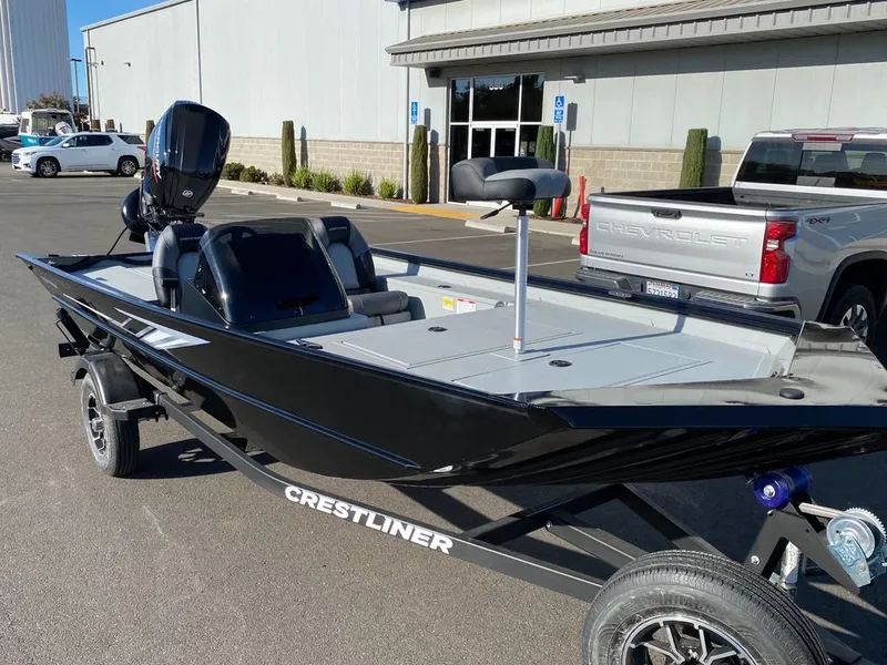 Slide: The Image of Crestliner 1700 Ridge 2025 - 3