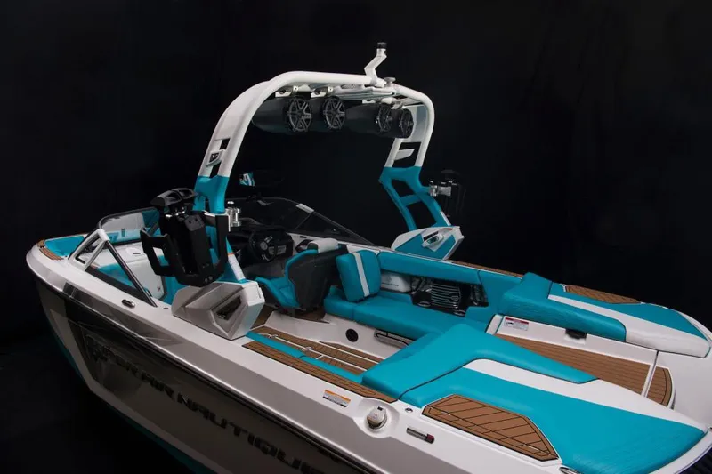 Slide: The Image of Nautique Super Air Nautique G23 2018 - 13