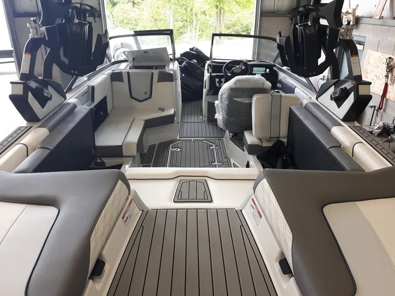 Slide: The Image of Nautique Super Air Nautique G23 2018 - 6