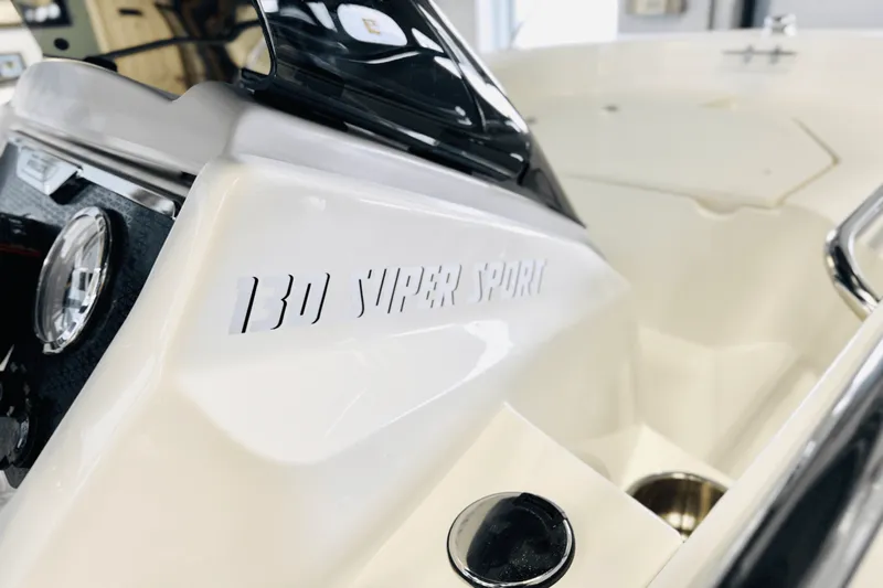 Slide: The Image of Boston Whaler 130 Super Sport 2025 - 16