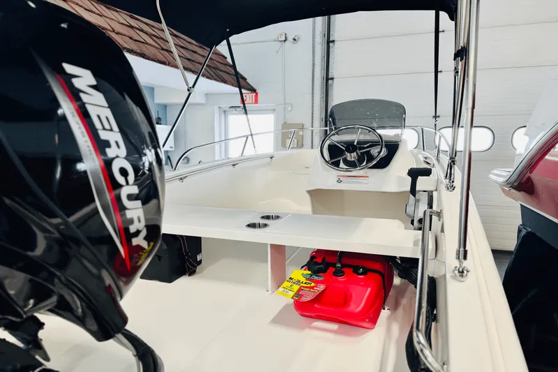 Slide: The Image of Boston Whaler 130 Super Sport 2025 - 7