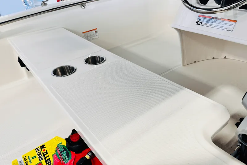 Slide: The Image of Boston Whaler 130 Super Sport 2025 - 9