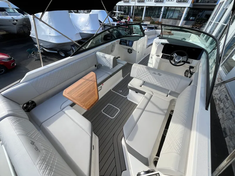 Slide: The Image of Sea Ray SDX 270 Outboard 2025 - 10