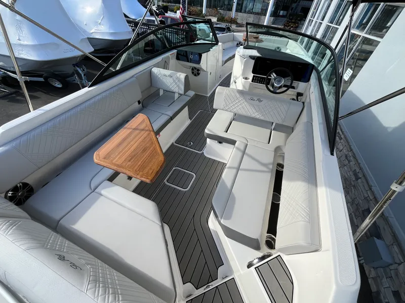 Slide: The Image of Sea Ray SDX 270 Outboard 2025 - 11