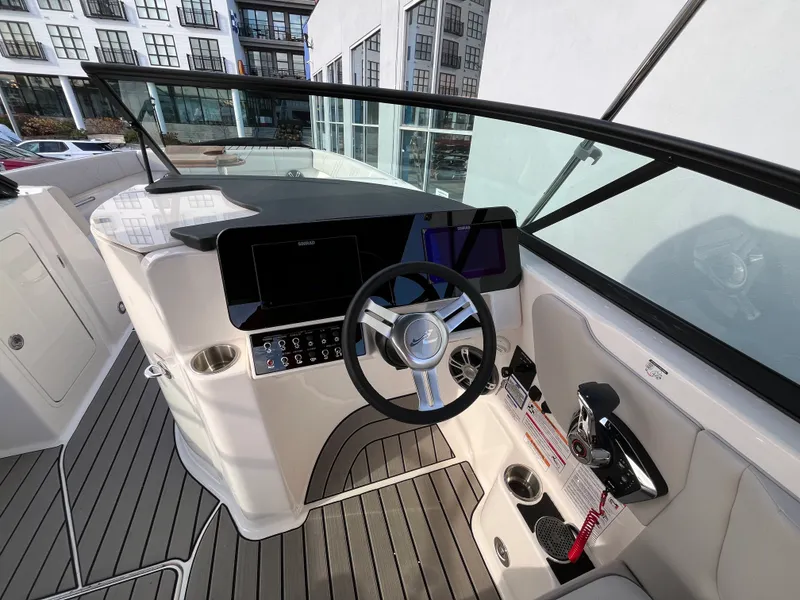 Slide: The Image of Sea Ray SDX 270 Outboard 2025 - 17