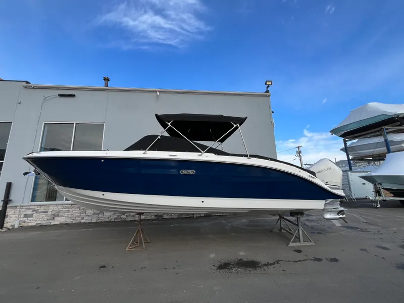 Slide: The Image of Sea Ray SDX 270 Outboard 2025 - 2