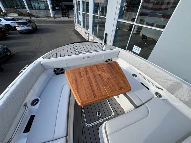 Slide: The Image of Sea Ray SDX 270 Outboard 2025 - 24