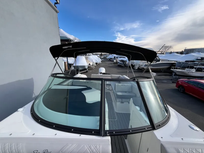 Slide: The Image of Sea Ray SDX 270 Outboard 2025 - 30