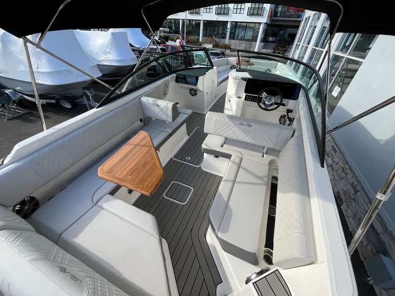 Slide: The Image of Sea Ray SDX 270 Outboard 2025 - 9