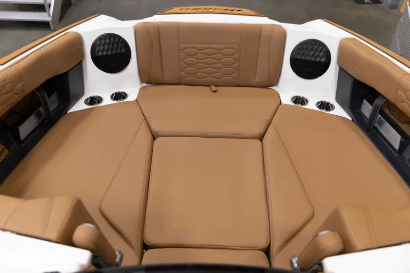 Slide: The Image of Malibu 24 MXZ 2026 - 19