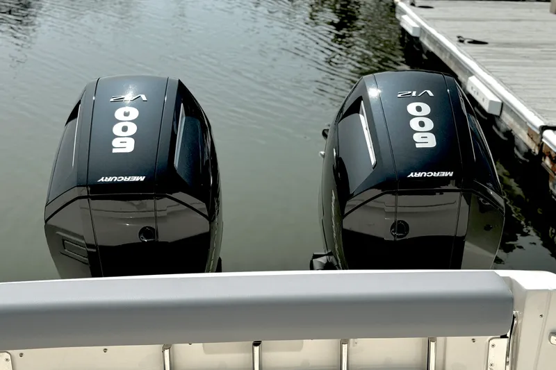 Slide: The Image of Boston Whaler 380 Realm 2025 - 18