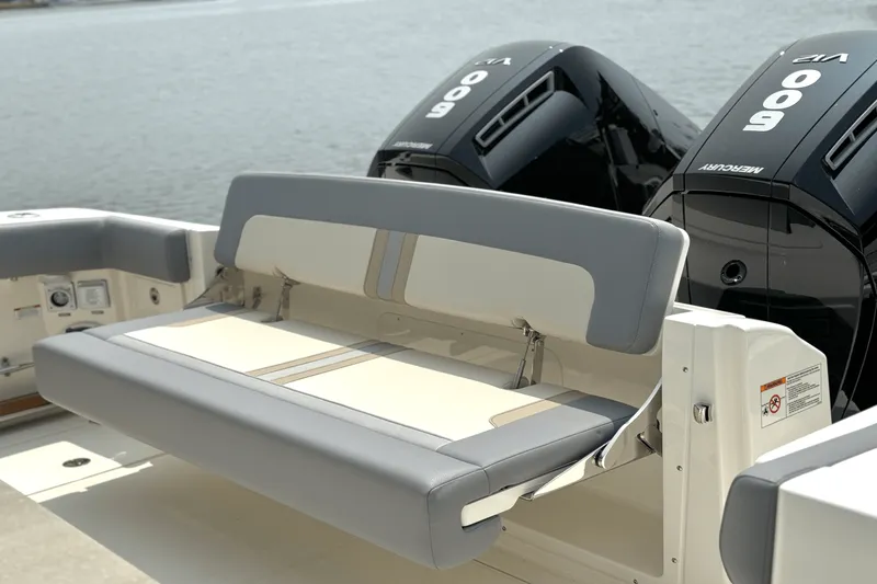 Slide: The Image of Boston Whaler 380 Realm 2025 - 20