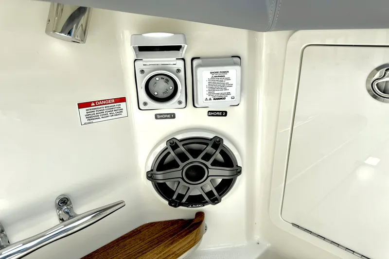 Slide: The Image of Boston Whaler 380 Realm 2025 - 27