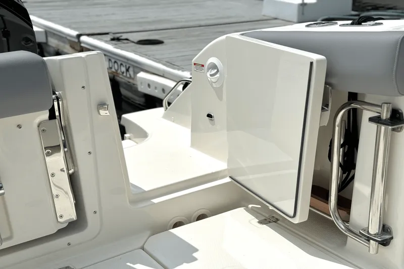 Slide: The Image of Boston Whaler 380 Realm 2025 - 29