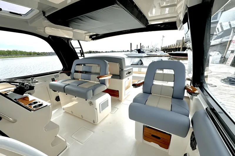 Slide: The Image of Boston Whaler 380 Realm 2025 - 37