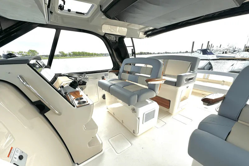 Slide: The Image of Boston Whaler 380 Realm 2025 - 44