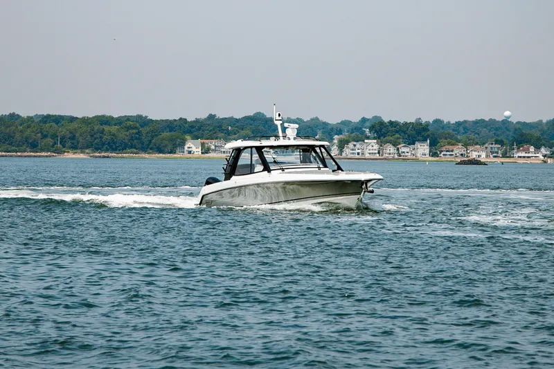 Slide: The Image of Boston Whaler 380 Realm 2025 - 5