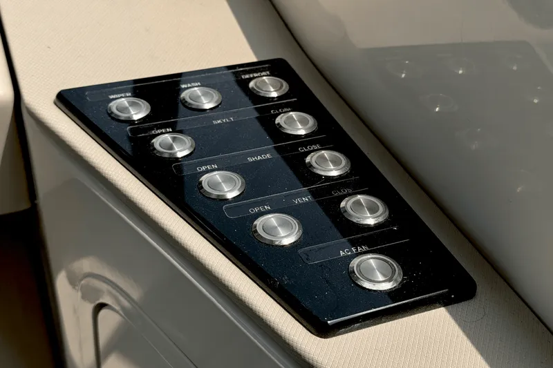 Slide: The Image of Boston Whaler 380 Realm 2025 - 50