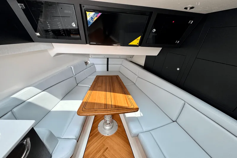 Slide: The Image of Boston Whaler 380 Realm 2025 - 52