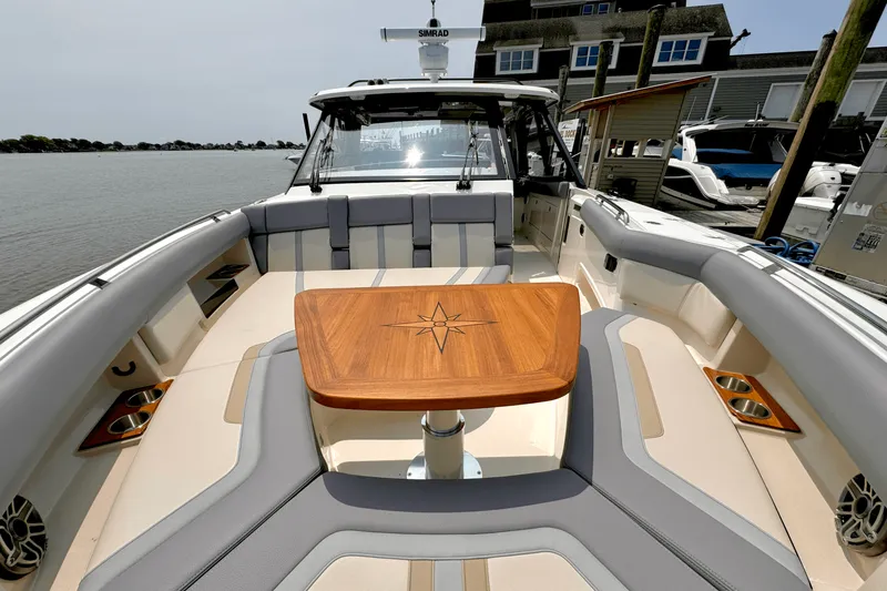 Slide: The Image of Boston Whaler 380 Realm 2025 - 78