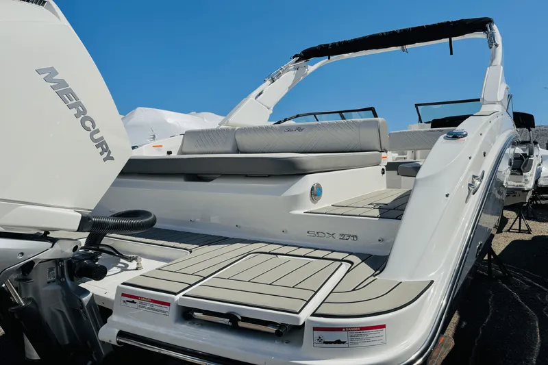 Slide: The Image of Sea Ray SDX 270 Outboard 2025 - 10