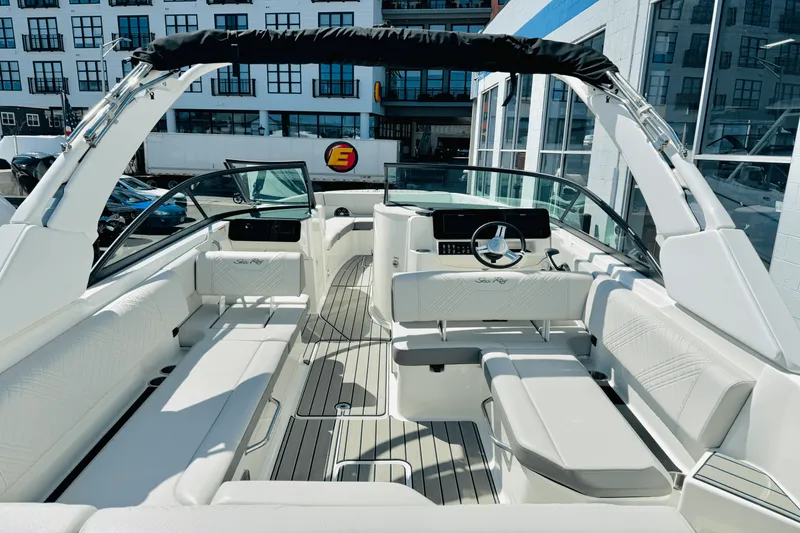 Slide: The Image of Sea Ray SDX 270 Outboard 2025 - 16