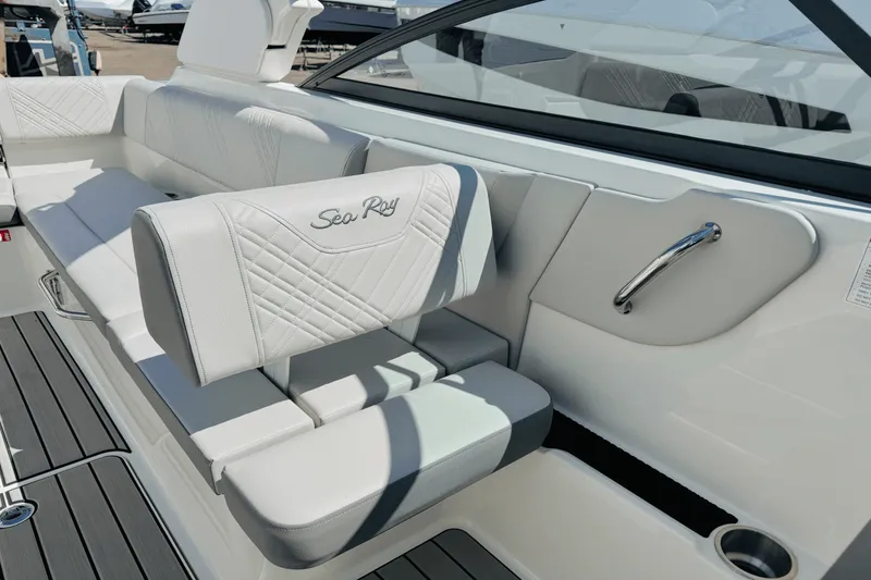 Slide: The Image of Sea Ray SDX 270 Outboard 2025 - 22