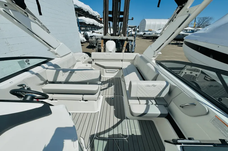 Slide: The Image of Sea Ray SDX 270 Outboard 2025 - 24
