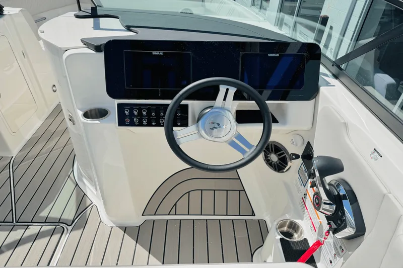 Slide: The Image of Sea Ray SDX 270 Outboard 2025 - 29