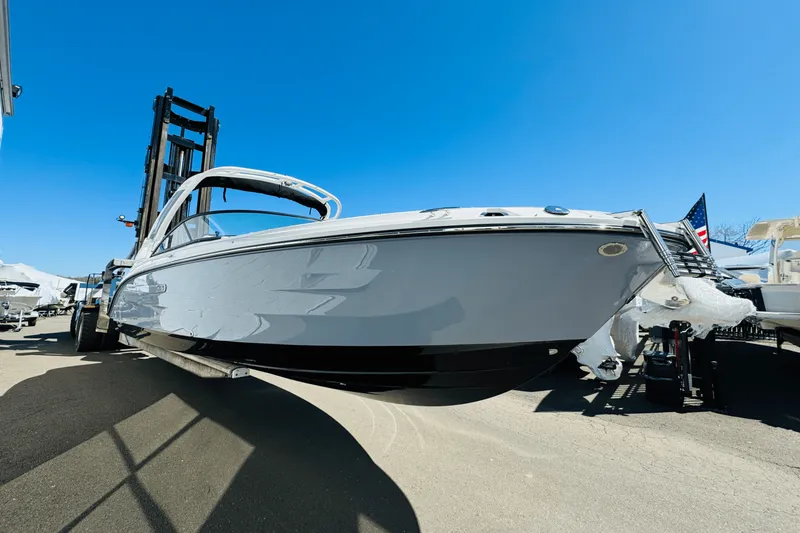 Slide: The Image of Sea Ray SDX 270 Outboard 2025 - 3