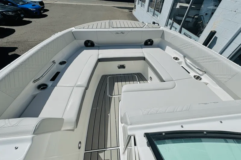 Slide: The Image of Sea Ray SDX 270 Outboard 2025 - 34