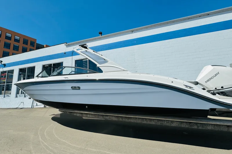 Slide: The Image of Sea Ray SDX 270 Outboard 2025 - 4