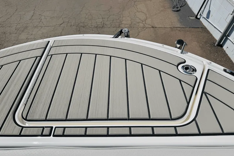 Slide: The Image of Sea Ray SDX 270 Outboard 2025 - 45