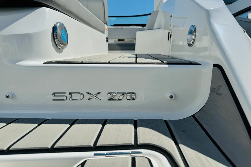 Slide: The Image of Sea Ray SDX 270 Outboard 2025 - 9