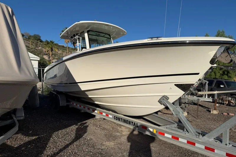 Slide: The Image of Boston Whaler 330 Outrage 2023 - 3