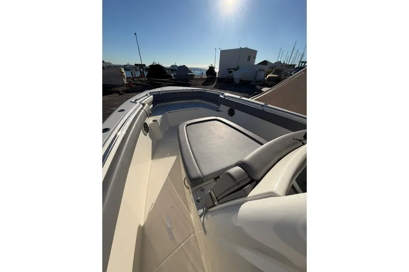 Slide: The Image of Boston Whaler 330 Outrage 2023 - 11