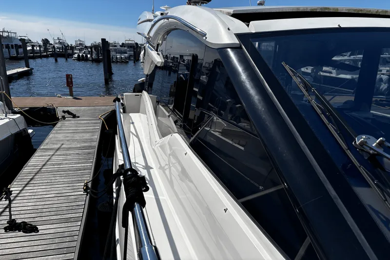 Slide: The Image of Galeon 425 HTS 2021 - 16