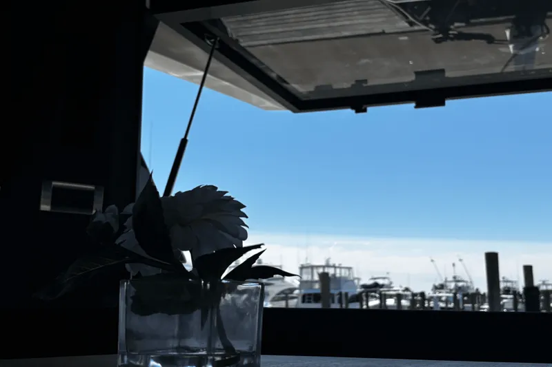 Slide: The Image of Galeon 425 HTS 2021 - 30