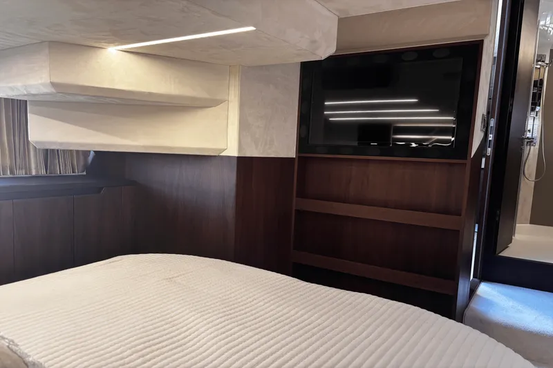 Slide: The Image of Galeon 425 HTS 2021 - 54